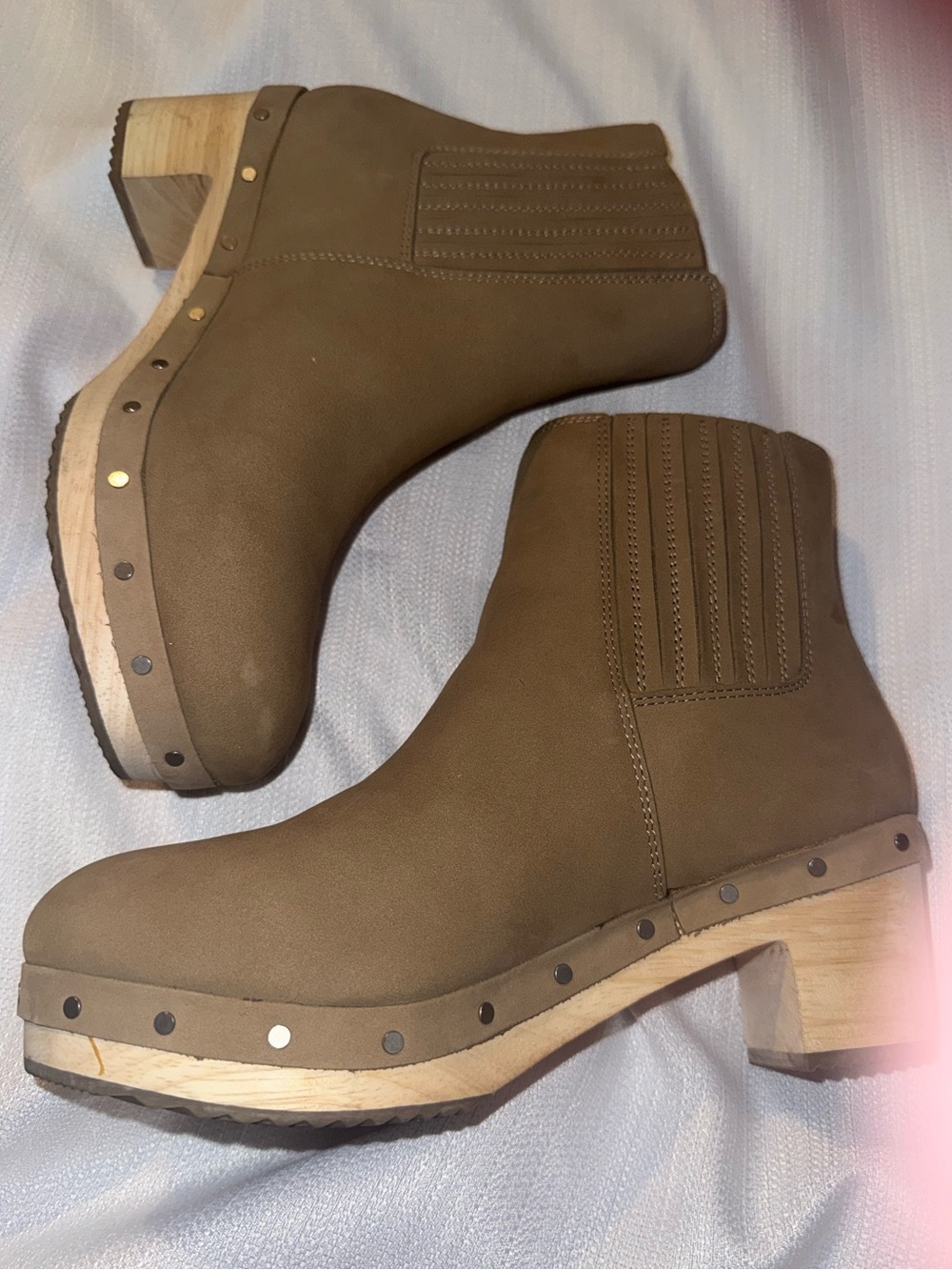LOFT Women's Brown Ankle Boots - Stylish Slip-On Chelsea Heel